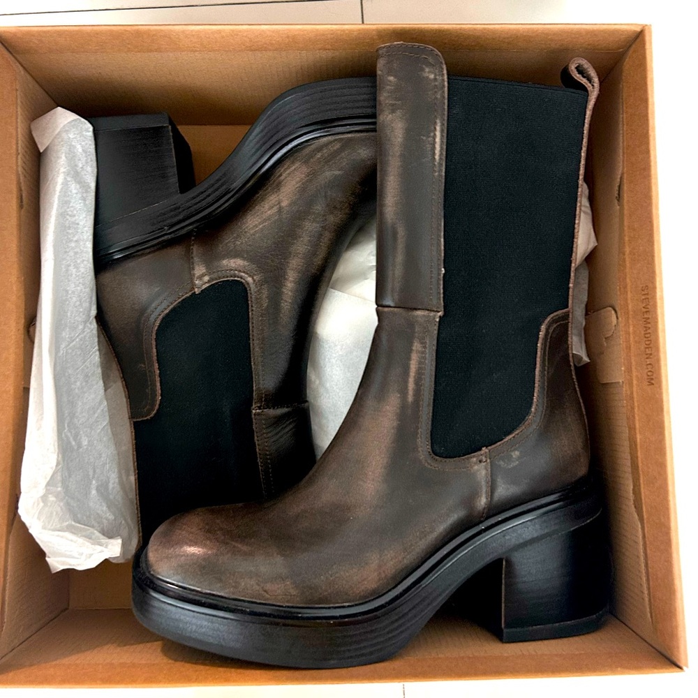 Chelsea boots